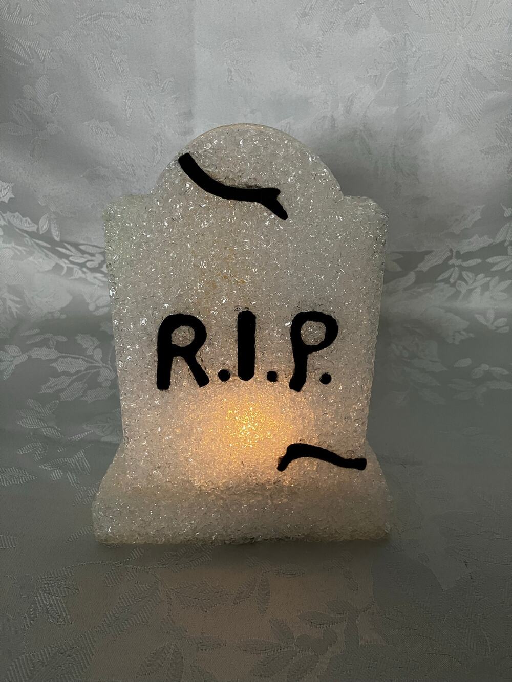 Light Up RIP Tombstone Popcorn Plastic Halloween Graveyard Decor Battery